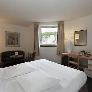 paradis-lourdes.midi-pyreneeshotels.com/