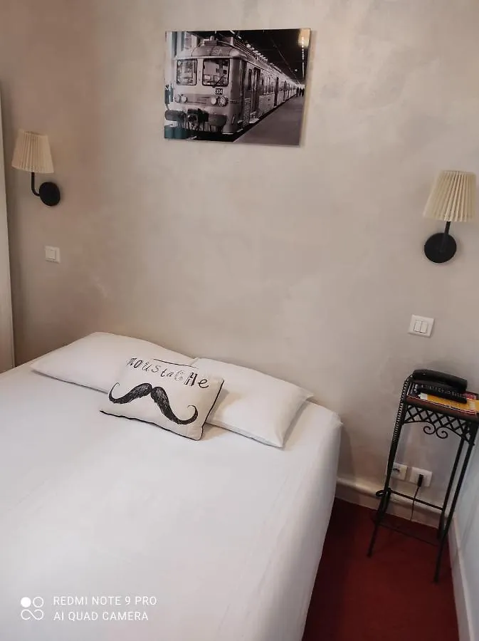 Hotel Verlaine Paris 2*,